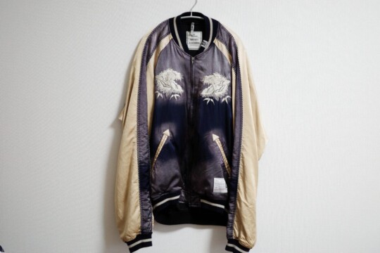 ミハラヤスヒロで買った初のアパレル。
ずっと欲しかったスカジャン欲を叶えられました。
気に入りすぎてずっと壁にかけてます(笑)